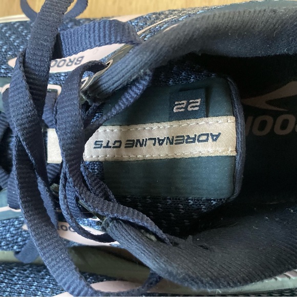 Brooks size 8.5 medium Adrenaline 22 GTS Support Shoe Navy Purple - Picture 7 of 11